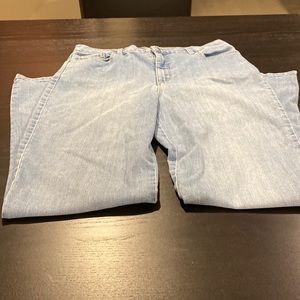Gloria Vanderbilt Amanda Jeans; Women’s size 10